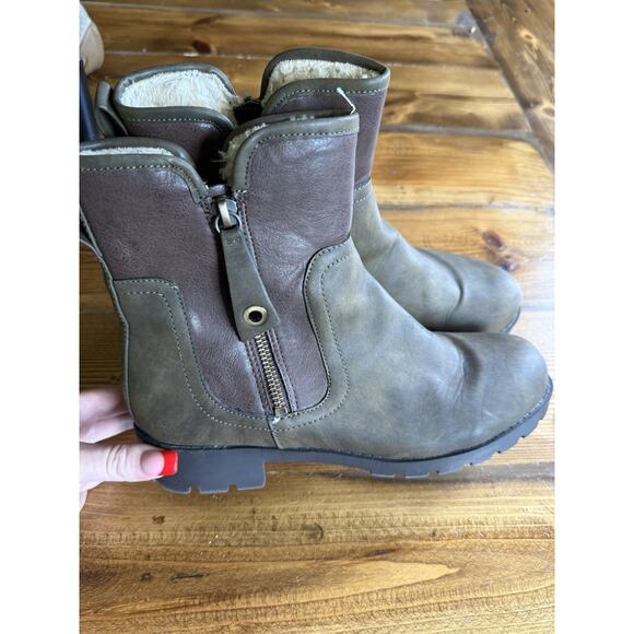 Mootsie Tootsie Women's Penelope Causal Flat Boots Fur lined size US 7 1/2 - Picture 1 of 6